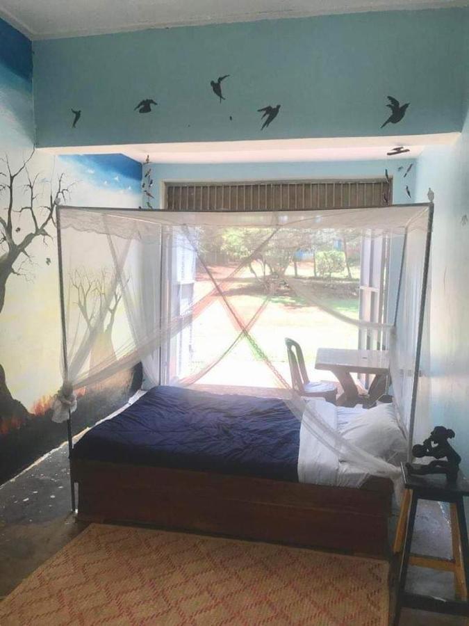Homestaystudio62 Jinja Bagian luar foto